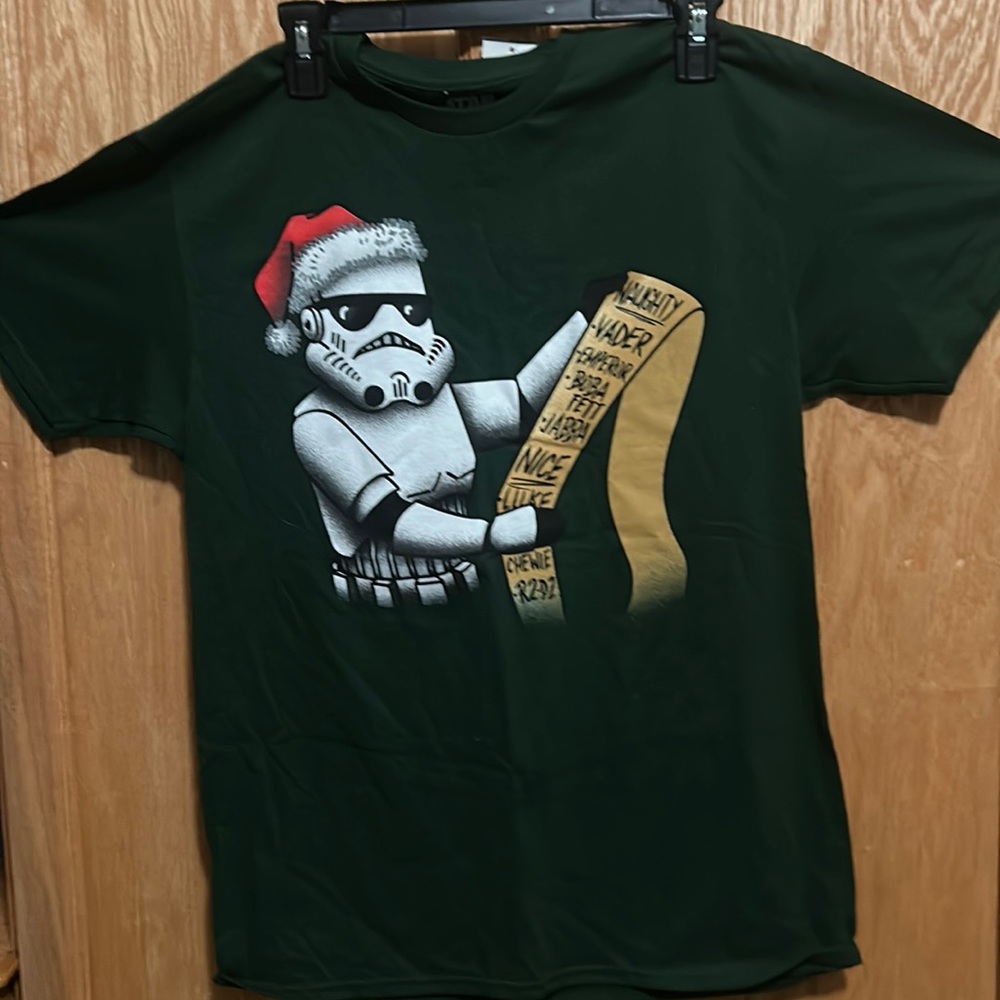 Star Wars Men’s Christmas TShirt size Medium NWT